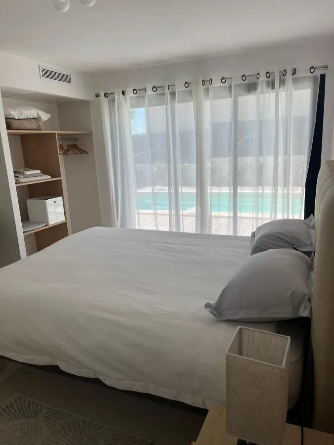 Villa Les Iles Bleues Bandol Guest house